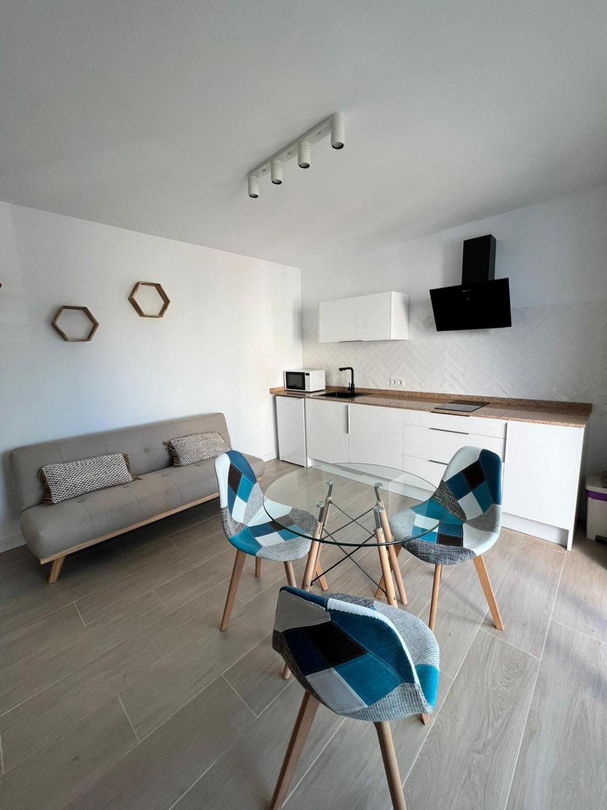 Apartamentos Buganvilla Roquetas De Mar Oda fotoğraf