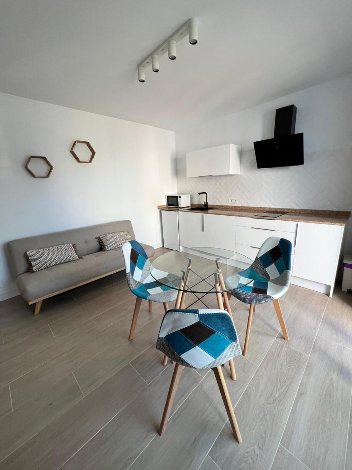 Apartamentos Buganvilla Roquetas De Mar Oda fotoğraf